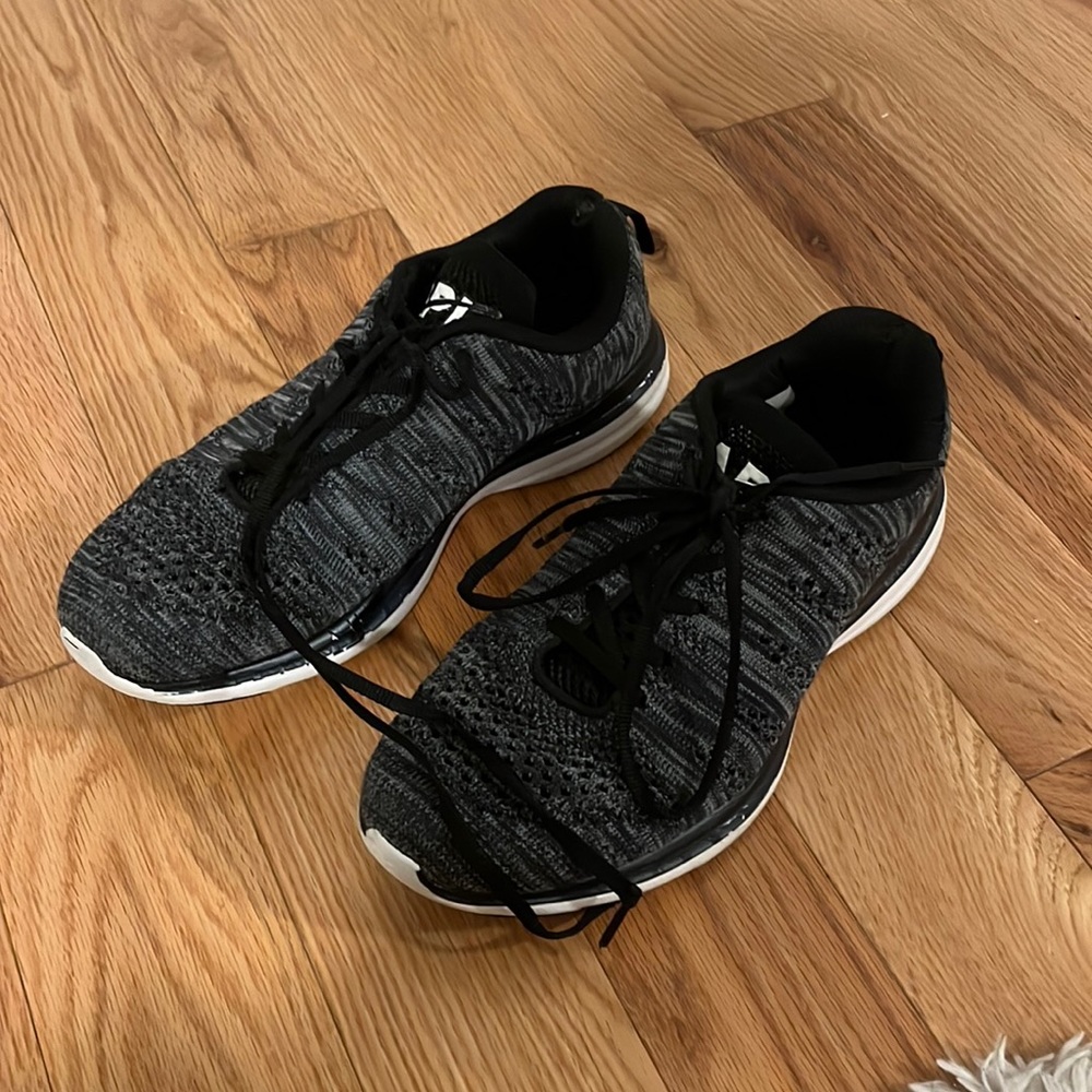 APL Techloom Pro Sneakers